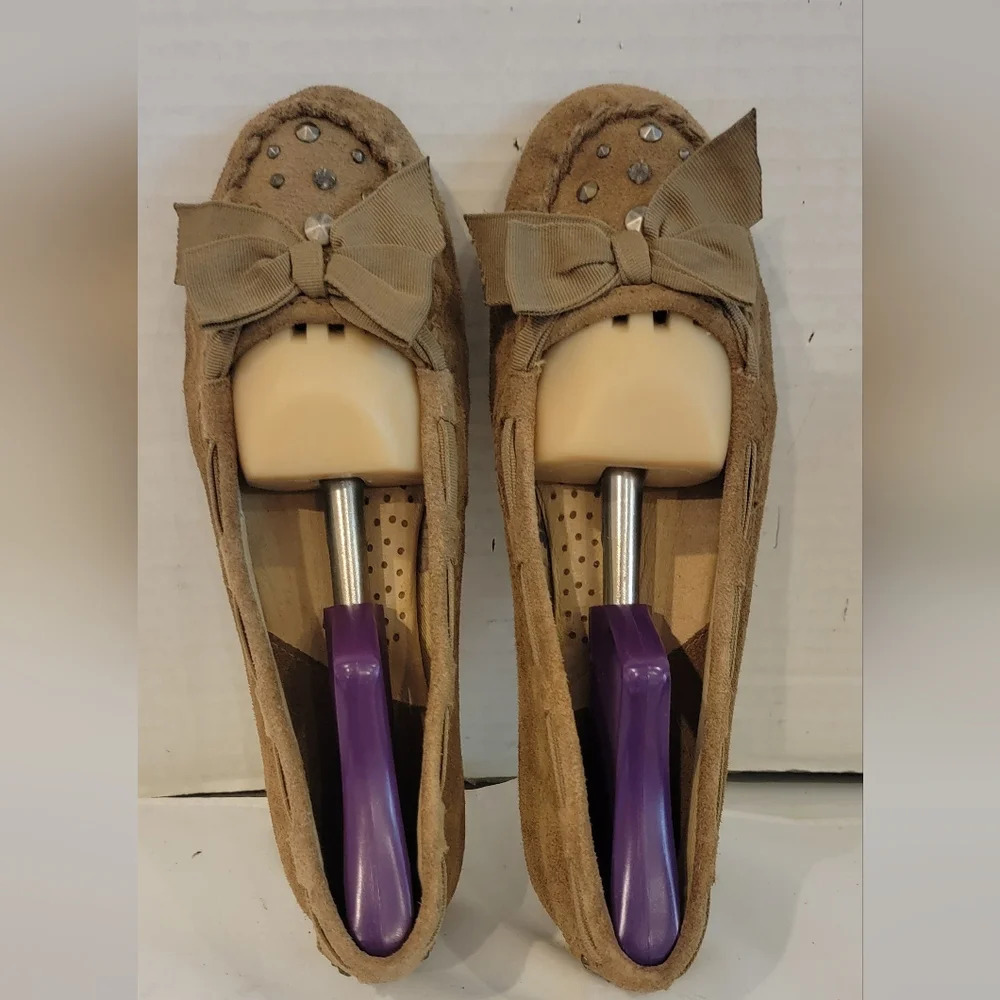 AMERICAN EAGLE TAN SUEDE‎ LEATHER FLATS (sz 8)